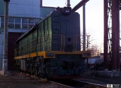 Тепловоз ТЭ114-0067 в ожидании работы, депо Волховстрой.jpg