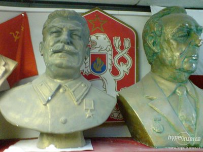 8532861-busta-busty-bista-socha-stalin-lenin-1.jpg