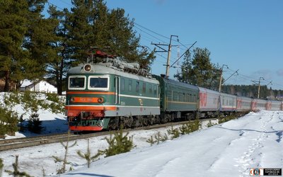 Электровоз ЧС2-864 с пассажирским поездом №344 Приобье - Екатеринбург на перегоне Дровяное - Вагранская, Свердловская ж.д, Свердловская обл.<br />Автор: Владислав | Фото сделано 23.III.2014