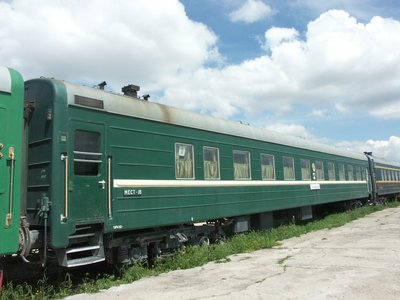 Вагон МТЗ 606, тип D/k MVR, построен в 1984 г., курсирует по маршруту УБ-Замын-Удэ с поездом 23/24 УБ-Пекин. Снимал 10 июля 2007 года в Улан-Баторе. Автор: Walera
