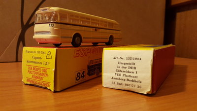 Икарус-66 (s.e.s., 90-е годы) с упаковками от старых 66-х