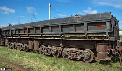 Восьмиосный думпкар (вагон-самосвал) на ст. Балтым, ПЖТ «Уралмаш», Свердловская обл.<br />Автор: IAGSoft | Фото сделано 18.V.2013