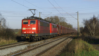 151 105-4 und 151 102-1 bringen ihren 6.000-Tonner mit australischem Eisenerz nach Salzgitter-Peine, 10. Dezember 2006.jpg