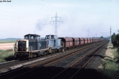 Nr.1112 (ex DB 211 192) und die von LHB gefertigte 1103 am 02.09.1989.jpg