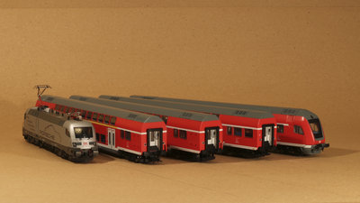 BR182 (Roco), вагоны (Hobbytrade) &quot;AirportExpress Schönefeld&quot; DB AG