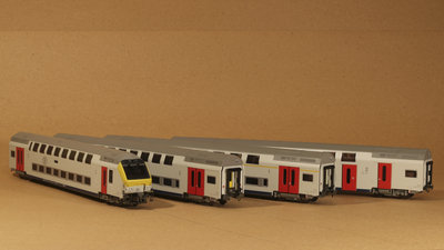 поезд M6 (ClassiX) SNCB, нужен ещё электровоз.