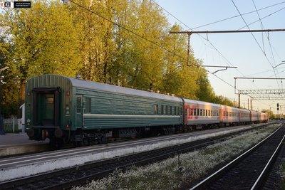 Поезд СПб — Псков c тепловозом ТЭП70-0219 прибыл на ст. Луга-I, Ленинградская обл.<br />Автор: kuri koer | Фото сделано 26.V.2017