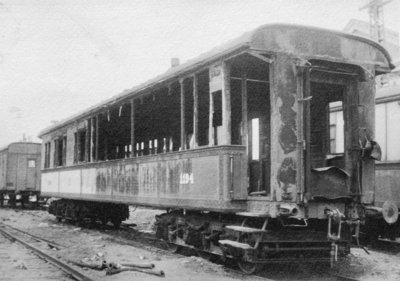Разрушенный вагон № 1194, Грозный, 1926 год.jpg