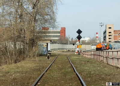 совмещённый повторительный и заградительный для железнодорожного переезда железнодорожный светофор