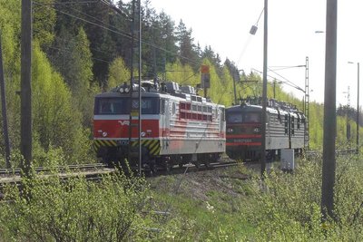 Электровоз Sr1-3014 и ВЛ82м-065. Ст. Вайниккала (Финляндия) 05.2008.
