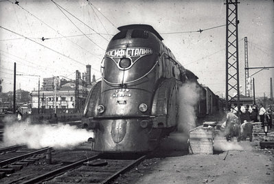 ИС20-16, Москва, 1938 год - отправление с Курского вокзала.jpg