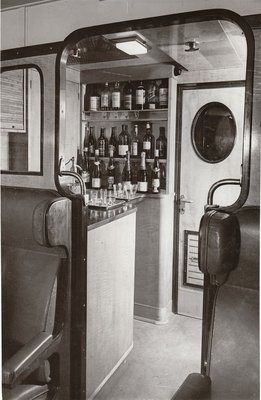 DP_Rosaria_train_-_bar.jpg