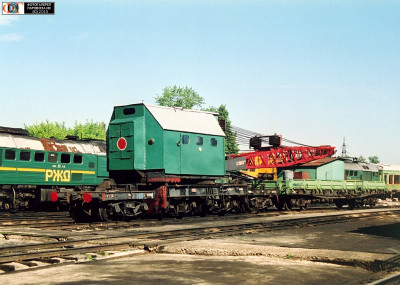 ДЖ45 Ковровец депо Новомосковск 05.2006.jpg