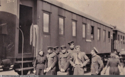 14 м пасс. вагон Луга 1949.jpg