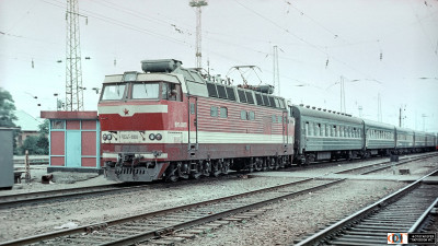 ЧС4т-688 ст. Мин.Воды 1990.jpg