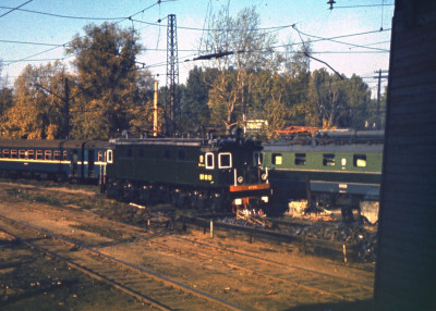 ВЛ19-61 ЧС2 ЭР2 депо Москва-Октябрьская ок 1976.jpg