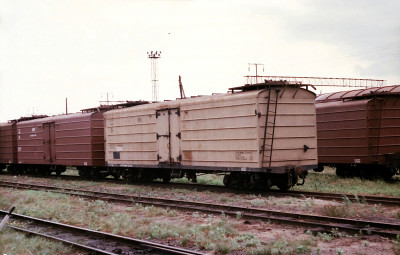 Изотермические вагоны-ледники, станция Рудница, 22.07.1990. Фото: Andrus