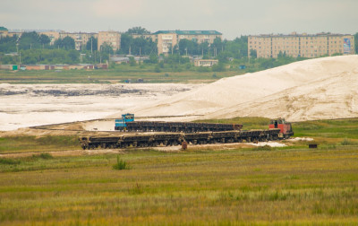 ТУ7А-3366 и CFL-150 DCL № 90 с порожними составами, УЖД ОАО «Кучуксульфат», Алтайский край. Автор: Лёха