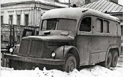 Весьма редкая в СССР 111-я со специальным кузовом автобусного типа венгерской фирмы AMG Altalanos Mechanikai Gepgyar позже вошедшая в состав Икаруса Москва конец 1960.jpg
