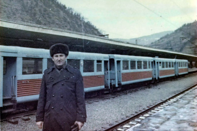 Вагоны ПВ900 модели 48-052 на станция узкоколейки Боржоми-Бакуриани, Грузия. Автор: Антон П