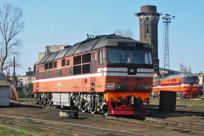 ТЭП70-0275 депо СПб-Варш 02.05.2004.jpg