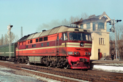 ТЭП70-0275 ст. СПб-Витебск.1998.jpg