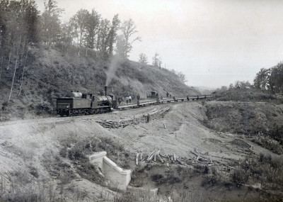 Ремонт пути после оползня на железнодорожной линии Армавир-Туапсе, 1913 год..jpg