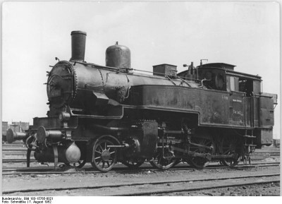 Bundesarchiv_Bild_183-15765-0021,_Dampflok_74_140_(BR_74).jpg