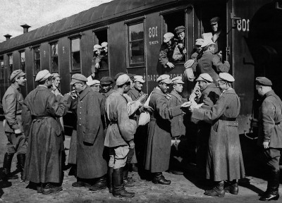1922  Проводы демобилизованных красноармейцев.jpg