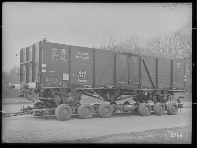 1_fotografie-einteiliger-zwoelfraedriger-straSsenroller-culemeyer-mit-310-mm-fahrschienenhoe.jpg