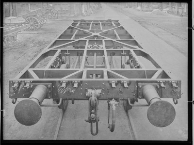 1_fotografie-zweiachsiger-offener-gueterwagen-der-deutschen-reichsbahn-gattung-ommru-stirnan.jpg