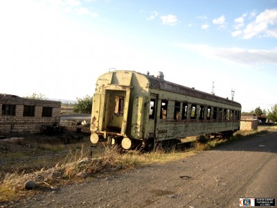 Одинокий пассажирский вагон на служебной ветке вдоль реки Шамхор чай, Азербайджан<br />Автор: SEmix | Фото сделано 29.VII.2009