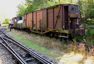 Ybbstalbahn_Abgestellte_Waggons_Bahnhof_Kienberg-Gaming.jpg