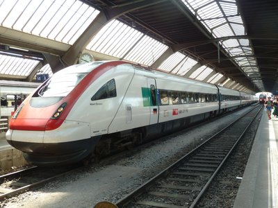 P1060045 Zurich EMU Bombardier Alstom 16.7.12.JPG