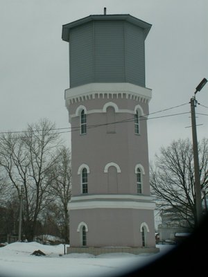 Одна из двух водонапорных башен