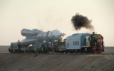Soyuz_TMA-16_launch_vehicle_being_transported_to_pad.jpg
