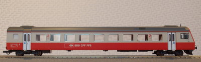 Вагон управления серии EW III «Swiss Express» с салоном 2-го класса (Liliput L388886). Вид сбоку.